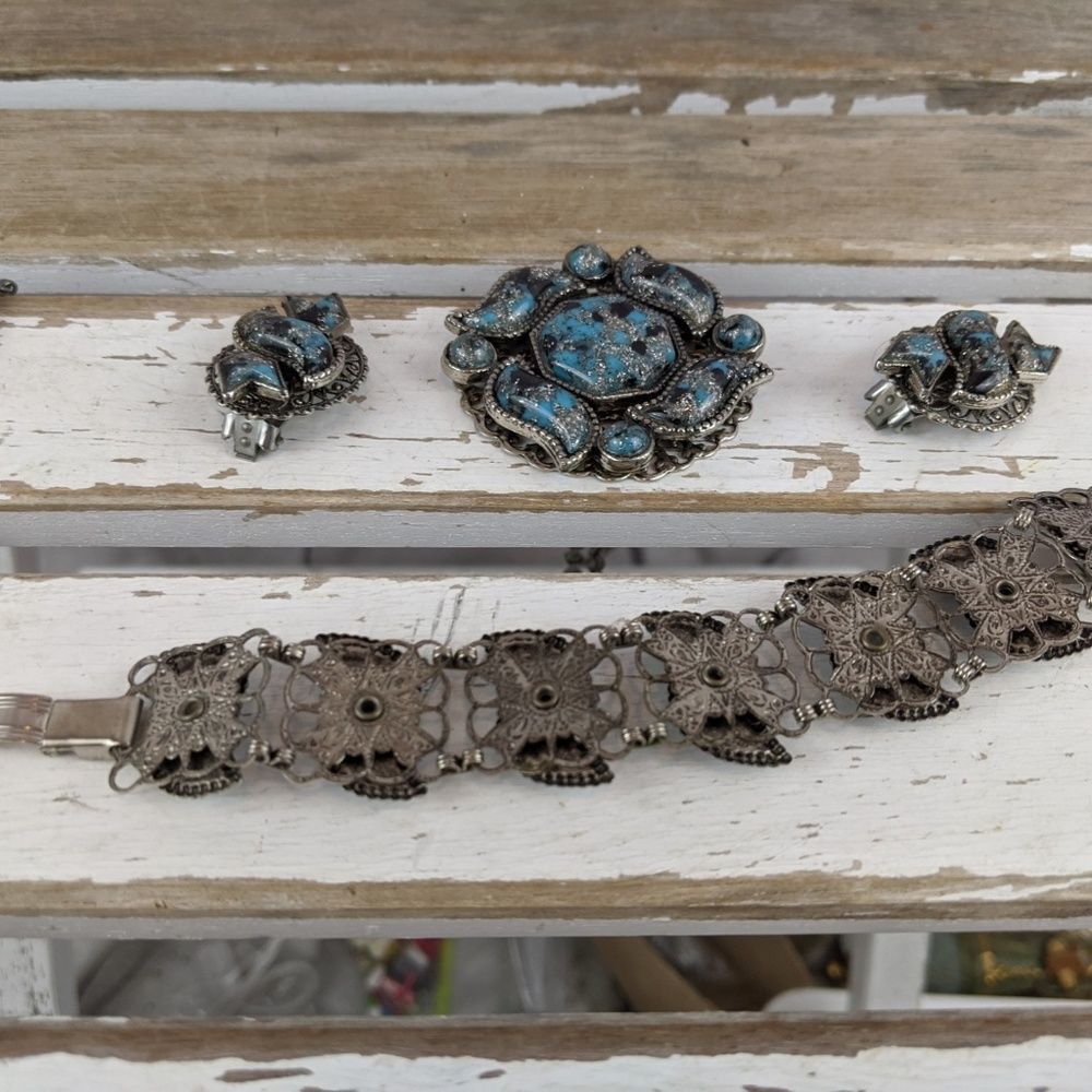 Necklace bracelet earrings set‎ blue jeweled rhines - Picture 7 of 7